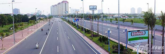 Đường vành đai 2 chạy qua các điểm khống chế như: Vĩnh Tuy - Minh Khai - Đại La - Ngã Tư Vọng - đường Trường Chinh - Ngã Tư Sở - đường Láng - Cầu Giấy - Bưởi - Nhật Tân - Vĩnh Ngọc - Đông Hội - cầu chui Gia Lâm - khu công nghiệp Hanel - Vĩnh Tuy tạo thành một vành đai khép kín.