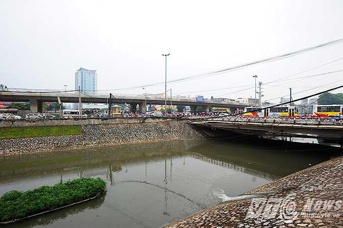 Tuyến đường vành đai 2 từ Nhật Tân về nút giao thông Cầu Giấy có chiều dài khoảng 6,1 km. Dự án tập trung vào xây dựng tuyến xe buýt nhanh, vận chuyển khối lượng lớn hành khách Láng Hạ - Giảng Võ và kết nối trung tâm Thủ đô đến sân bay quốc tế Nội Bài nhằm giảm áp lực giao thông trên tuyến đường Bắc Thăng Long - Nội Bài hiện tại.