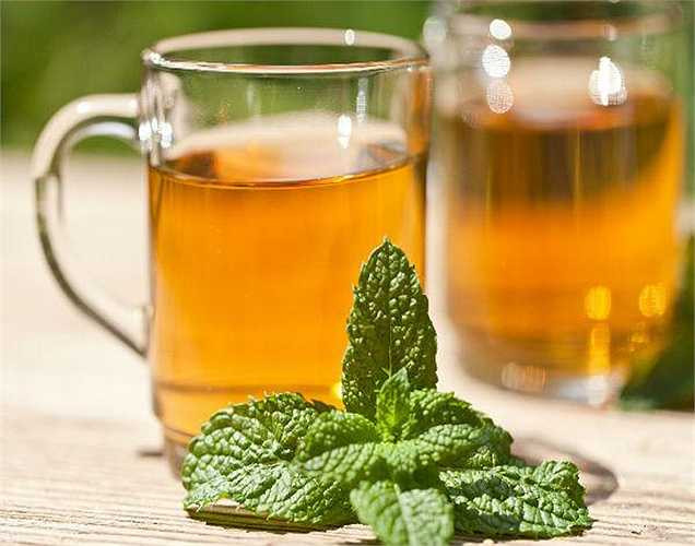 Trà bạc hà: Uống trà bạc hà làm thư giãn các cơ và làm giảm đau dạ dày khi cảm thấy tốt hơn. 