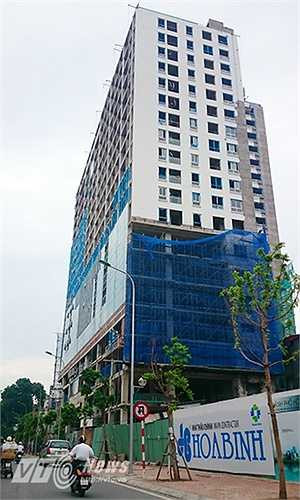 Chủ đầu tư của dự án này là Công ty CP May Lê Trực – Kinh Đô TCI Group. Nhà thầu thi công là Công ty cổ phần xây dựng và kinh doanh địa ốc Hòa Bình. Đơn vị tư vấn thiết kế là Công ty tư vấn Đại học Xây dựng.