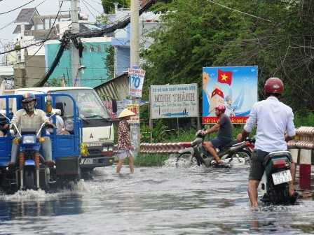 Người Sài Gòn 'tập thói quen' sống chung với ngập lụt