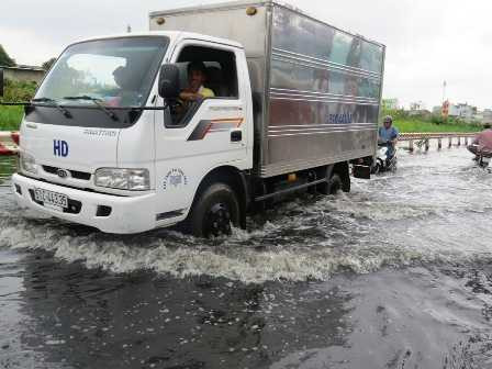 Người Sài Gòn 'tập thói quen' sống chung với ngập lụt