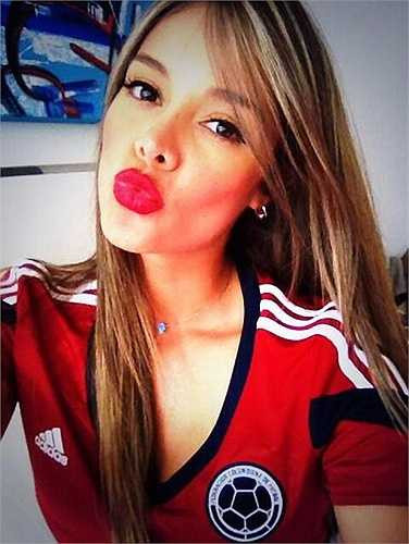 Phụ nữ Colombia quyến rũ từ cách nói chuyện, đi đứng hay lắc những đôi hông tuyệt đẹp. Dường như vẻ quyến rũ đã bắt rễ sâu trong văn hóa người Colombia. Bất kể khi làm việc, học tập hay sinh hoạt, phụ nữ nước này đều quan niệm mình cần phải đẹp. Đó không phải là sự mời mọc quyến rũ nam giới mà nghệ thuật trong cuộc sống của họ.