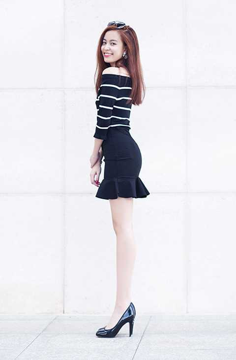 Không chỉ sở hữu nhà đẹp, xe sang, Hoàng Thùy Linh cũng thường xuyên xuất hiện trước công chúng với những bộ cánh hàng hiệu. Ngoài ra, nữ ca sĩ có hẳn một bộ sưu tập giày hoành tráng.