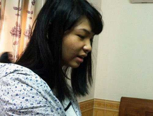 Thanh thực nghiệm lại hiện trường lúc ra tay sát hại anh Đăng. Ảnh: Việt Đức