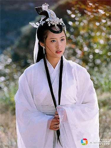 Vẻ đẹp trong sáng không tỳ vết như ngọc của Hằng Nga Lý Hân Nhữ trong Bảo liên đăng tiền truyện không hề kém cạnh Nhan Đan Thần.