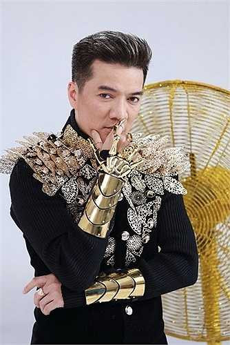 Tới nay, Đàm Vinh Hưng vươn lên trở thành một trong những cái tên lớn của nền giải trí Việt. Anh mở công ty riêng, đầu tư sản xuất phim, kinh doanh nhà hàng và mới khai trương một khu chợ tại ngoại thành TP HCM. Nguồn: Zing