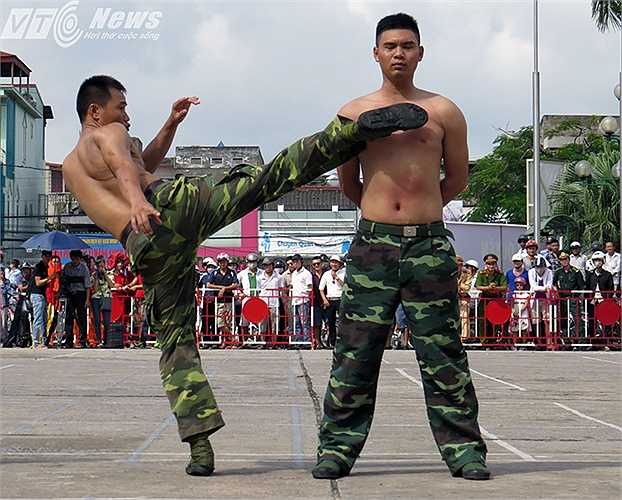 Màn biểu diễn khí công