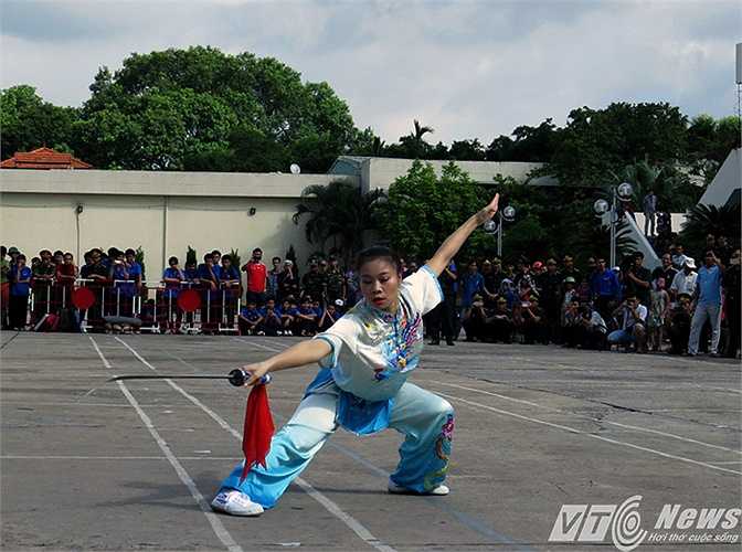 Biểu diễn võ Woshu của đại diện Đoàn Thể dục thể thao Bộ đội Biên phòng.