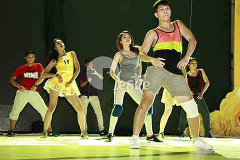 Ngoài ra, nữ ca sĩ Bảo Anh sẽ thể hiện màn vũ đạo tuyệt vời qua một tiết mục rất sôi động mà cô đã dành rất nhiều thời gian để tập luyện. 