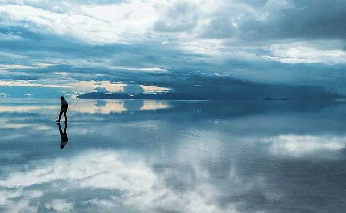 Ruộng muối phẳng khổng lồ ở Bolivia