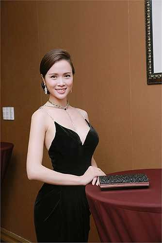 Sau khi bước ra khỏi phim 'Quyên', Vũ Ngọc Anh lấn sân sang làm MC.