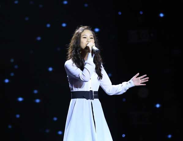 Giọng hát Việt nhí: Huấn luyện viên căng thẳng loại thí sinh "cưng"