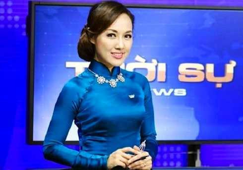 Ngày 21/7/2014, khi đang dẫn Bản tin Thời sự 19 giờ, một bên hoa tai của BTV Hoài Anh bất ngờ bị rơi hai lần, gây ra tiếng động lớn.