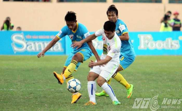 Sau khi giành 10/12 điểm ở 4 vòng gần nhất, HAGL có vẻ như bị hụt hơi ở vòng này Sau khi giành 10/12 điểm ở 4 vòng gần nhất, HAGL có vẻ như bị hụt hơi ở vòng này