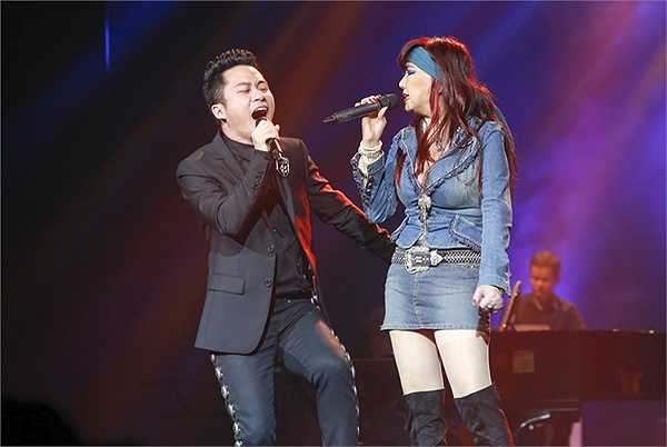 Không những thế, càng hát Bảo Yến càng 'sung'. Từ hình ảnh lộng lẫy, nữ tính với những bộ đầm dài tha thướt, gợi cảm cho những ca khúc trữ tình, tự sự, Bảo Yến gây bất ngờ khi diện bộ đồ jeans ngắn và cuồng nhiệt trong những ca khúc sôi động, mạnh mẽ. 