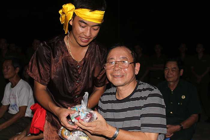 Sinh viên Cảnh sát mang Trung thu đến với trẻ em thiệt thòi