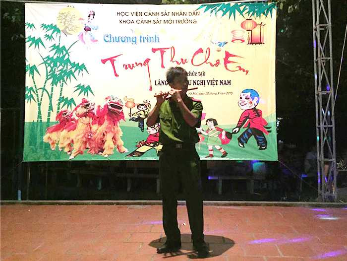 Sinh viên Cảnh sát mang Trung thu đến với trẻ em thiệt thòi