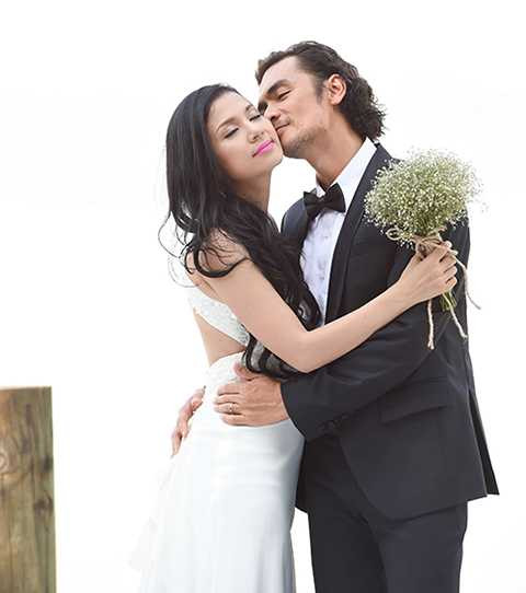 Chính vì thế, Việt Trinh và Đức Hải xuất hiện trong trang phục cô dâu – chú rể, đã gây hiểu nhầm cho nhiều vị khách cũng có mặt trong đời điểm đó. Họ nghĩ “nữ hoàng nước mắt” đã quyết định lên xe hoa sau thời gian làm mẹ đơn thân.