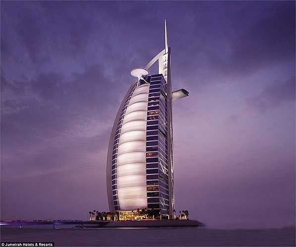 Khách sạn Burj Al Arab sở hữu một bãi đáp trực thăng ở trên nóc