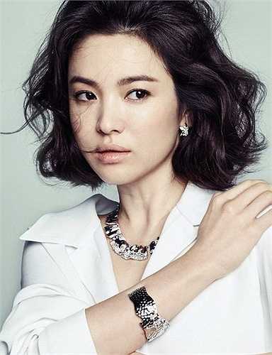 Các đường nét trên khuôn mặt nữ diễn viên rất hài hòa và đẹp mắt