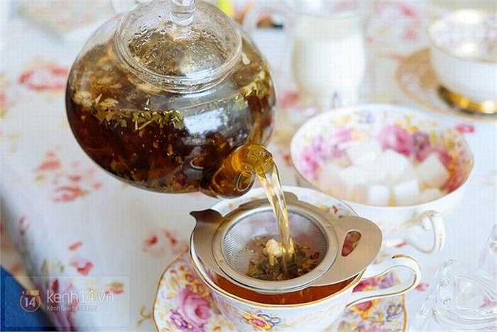 Trà kiểu Anh truyền thống là loại trà giàu chất chống oxy hóa rất tốt cho sức khỏe cả nam giới và phụ nữ. Tuy nhiên, bạn cũng không nên uống quá nhiều đặc biệt phụ nữ đang trong thời kỳ mang thai.