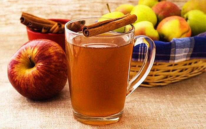 Trà táo và quế: Các nghiên cứu đã chỉ ra rằng quế có tác dụng giảm cholesterol và có tác động tích cực đối với phụ nữ bị hội chứng buồng trứng đa nang. Vitamin B6 có trong táo tăng lượng oxy trong máu và tăng cường hệ thống miễn dịch. 