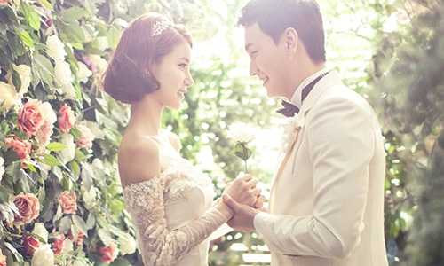 Cuối cùng, Trần cũng lấy được Trang sau 8 năm yêu nàng bằng tình yêu mù quáng. (Ảnh minh họa).