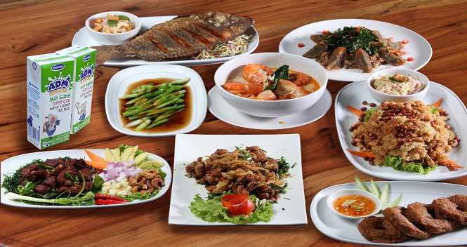 Khi đi chợ, mẹ đừng quên bổ sung rau xanh, hoa quả, sữa có bổ sung vi chất mỗi ngày… cho thực đơn của bé thêm đầy đủ các vi chất thiết yếu như Vitamin, Magiê…!