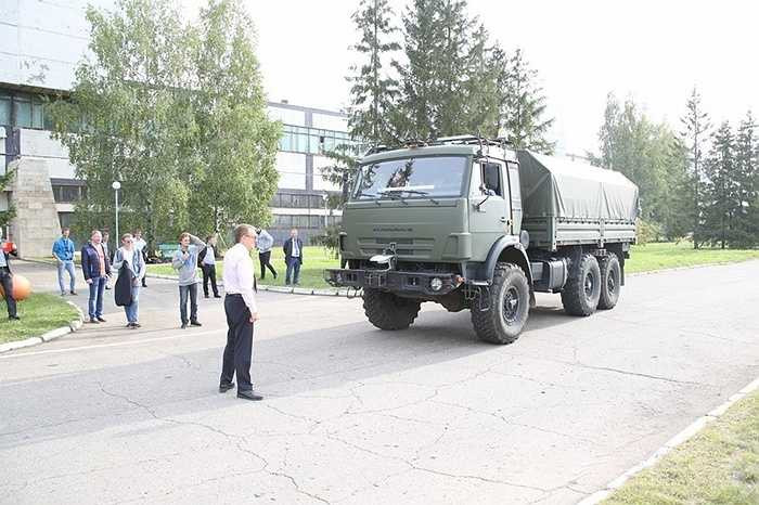 Nếu được Bộ quốc phòng chấp thuận, Kamaz tự lái sẽ được hoàn thiện và đưa vào phục vụ trong lực lượng Hậu cần kể từ năm 2017. (Thái Anh)