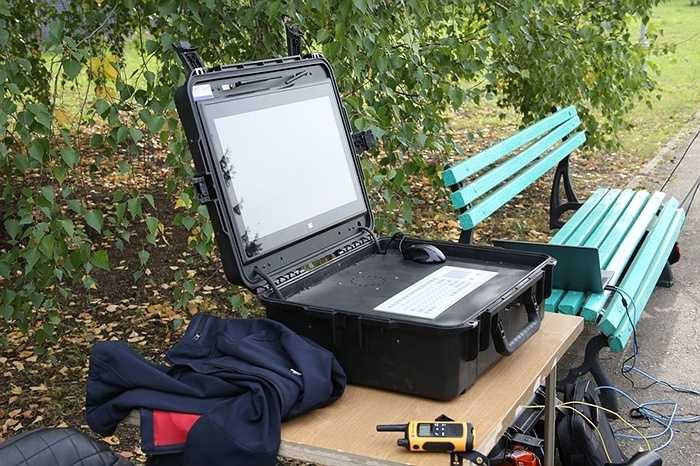 Thiết bị điều khiển xe từ xa với khoảng cách lên đến vài km.