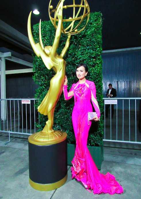 Hà Phương lộng lẫy tại giải thưởng Emmy Awards lần thứ 67.