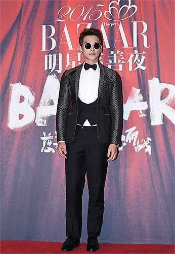 Tài tử Bi Rain bảnh bao đi sự kiện tại Trung Quốc mà không có Kim Tae Hee.