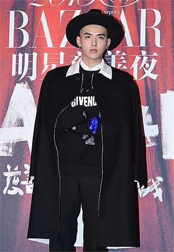 Kris Wu (Ngô Diệc Phàm) nhóm EXO lạnh lùng và nam tính.