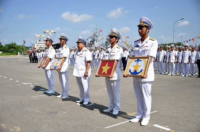 Quang cảnh buổi lễ thượng cờ - Ảnh: Đức Trọng