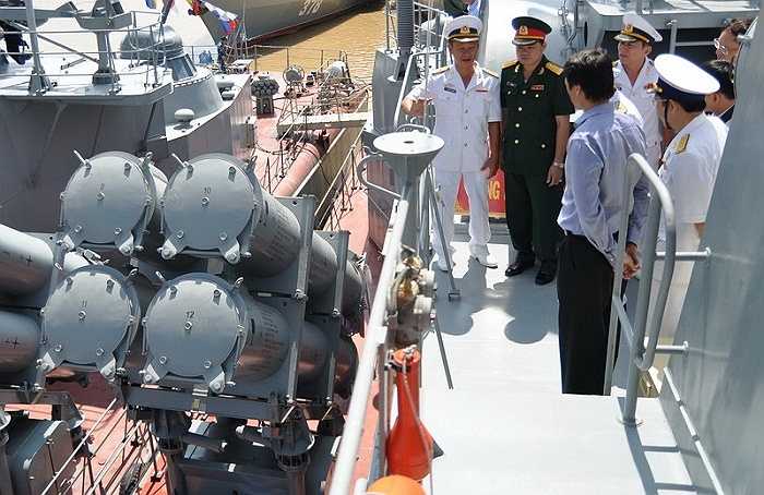 Đây là hai chiếc tàu thứ ba và thứ tư trong số 6 tàu tên lửa tấn công nhanh lớp Molniya (Tia chớp) - phiên bản Nga, được Việt Nam ký hợp đồng với Liên bang Nga chuyển giao công nghệ, mua trang thiết bị cơ bản và tự đóng tại Tổng công ty Ba Son (Tổng cục Công nghiệp Quốc phòng Việt Nam).