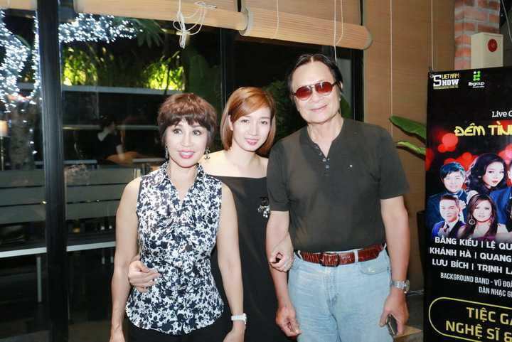 Nhạc sĩ Dương Thụ tới chúc mừng Bằng Kiều