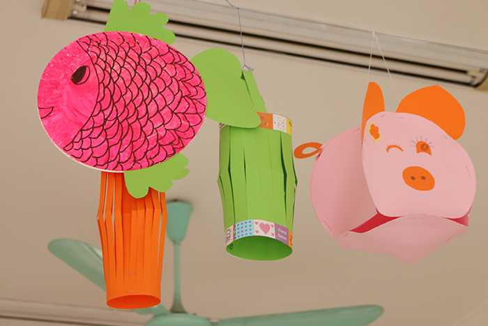 Các mẫu đèn lồng phong phú với nhiều mầu sắc