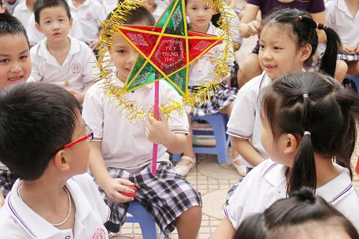 Đèn ông sao không thể thiếu trong mùa Trung thu