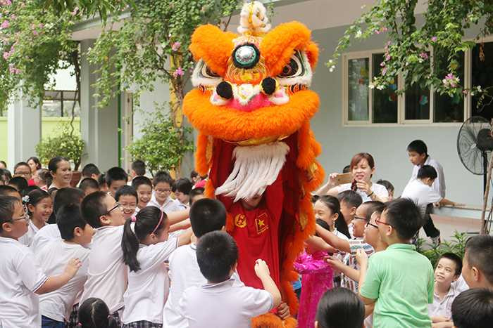 ‘Ngày đèn lồng Việt’ mang Trung thu ấm áp đến các em nhỏ