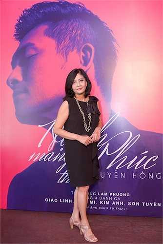 Danh ca Hoạ Mi. Do hai nữ ca sỹ Giao Linh, Sơn Tuyền không có mặt ở Việt Nam, nên để lỡ buổi họp báo. 