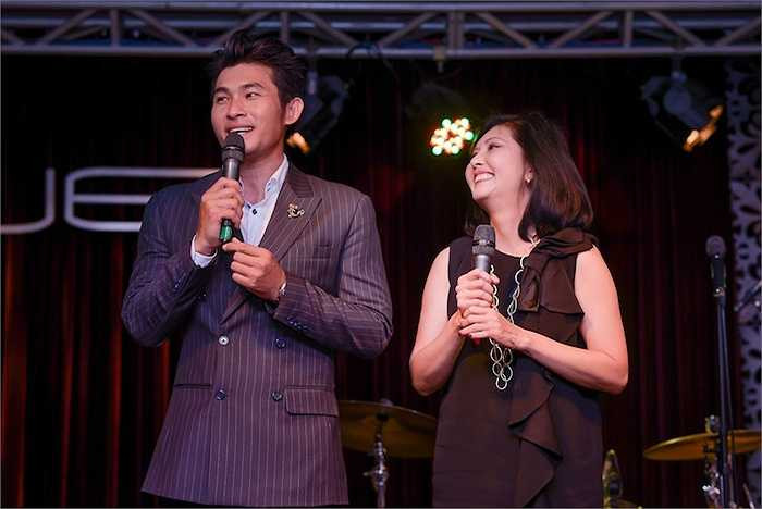 Nữ danh ca Họa Mi nhận xét anh là nam ca sỹ sở hữu chất giọng trầm ấm, đầy cảm xúc và thích hợp với những tình khúc vượt thời gian. 