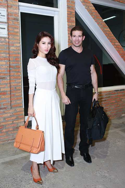 Dẫn đầu đoàn Việt Nam tham dự sự kiện này là Ông trùm ngành thể hình - giải trí Randy Dobson. 