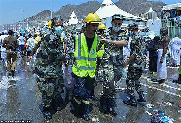 Hajj là lễ hành hương diễn ra thường niên của các tín đồ Hồi giáo về Thánh địa Mecca, thu hút hàng triệu người tham gia