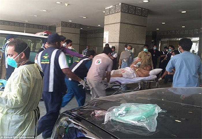 Trước đó, vụ sập cần cẩu ở khu vực Nhà thờ Lớn ở Thánh địa Mecca đã khiến hơn 100 người thiệt mạng và hàng trăm người khác bị thương