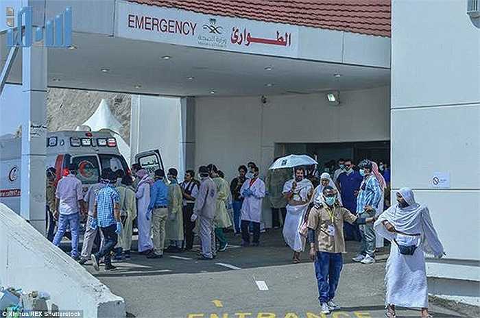 Các nhà chức trách Iran lên tiếng chỉ trích Saudi Arab đã không làm tốt trong việc tổ chức lễ hành hương. Ít nhất 125 người Iran thiệt mạng trong vụ giẫm đạp này