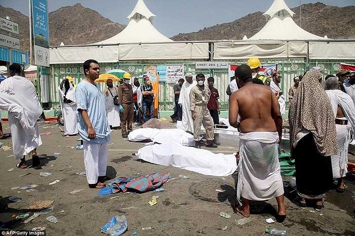 Ước tính có khoảng 2 triệu người hành hương đến Thánh địa Mecca để tham dự nghi lễ Eid al-Adha, hay còn gọi là Lễ Hiến sinh