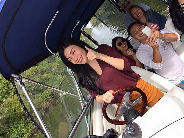 Trong chuyến lưu diễn tại Toronto lần này Uyên Trang gặp lại người mẫu Phan Chánh Nghĩa