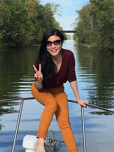 Ngoài ra, Uyên Trang cũng tham quan Niagara Falls