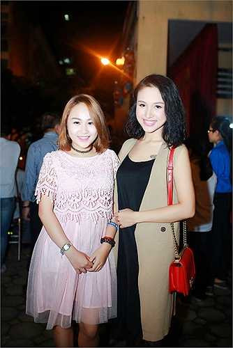 Ngoài ra, chương trình còn có sự tham gia biểu diễn của các thí sinh Nhí tài năng khác như Khôi Nguyên, Hương Trà, Bảo Long, Nguyễn Mai Thuỳ Anh. Tất cả đã đem đến chương trình một không gian nghệ thuật ấm cúng và đáng nhớ.